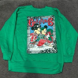 Vintage Disney World Christmas sweatshirt. XL. Fits like Large.